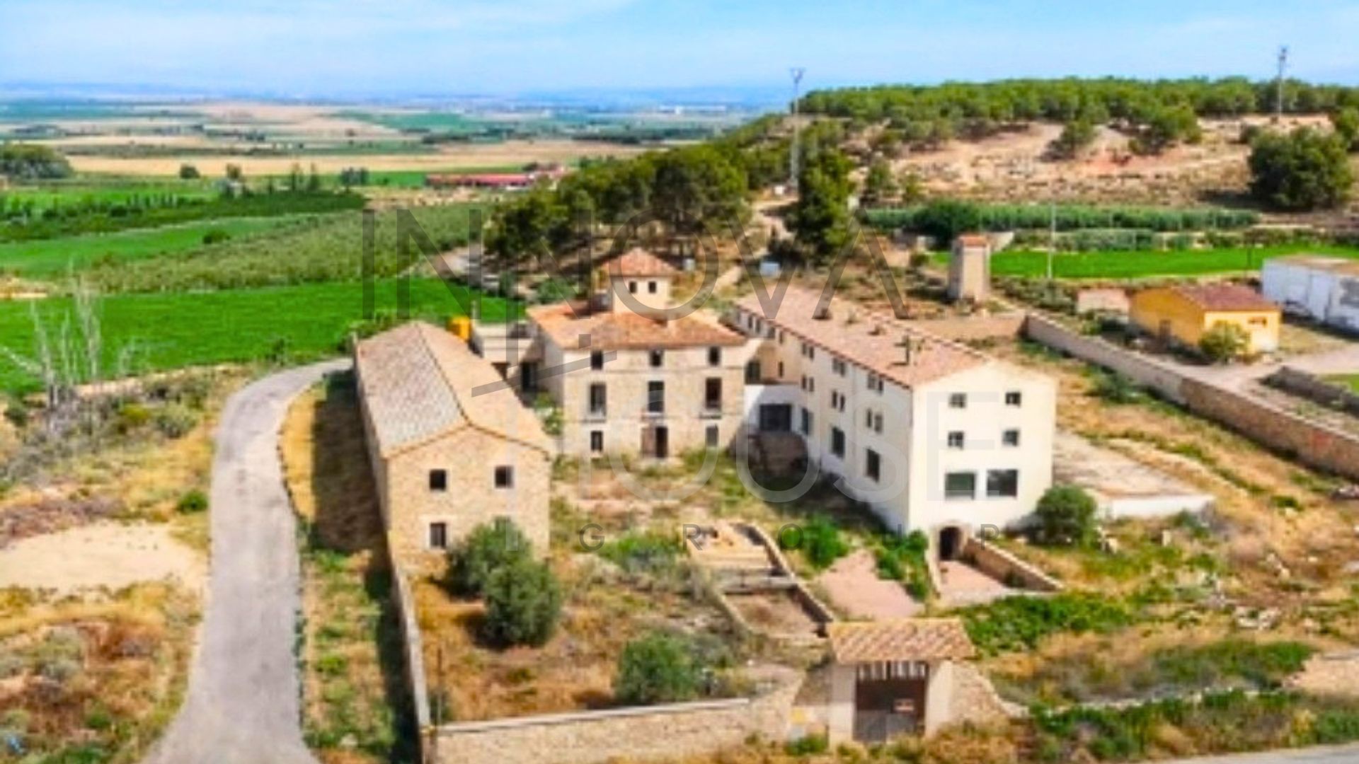 Gran masía con gran potencial para proyecto turístico en Suchs