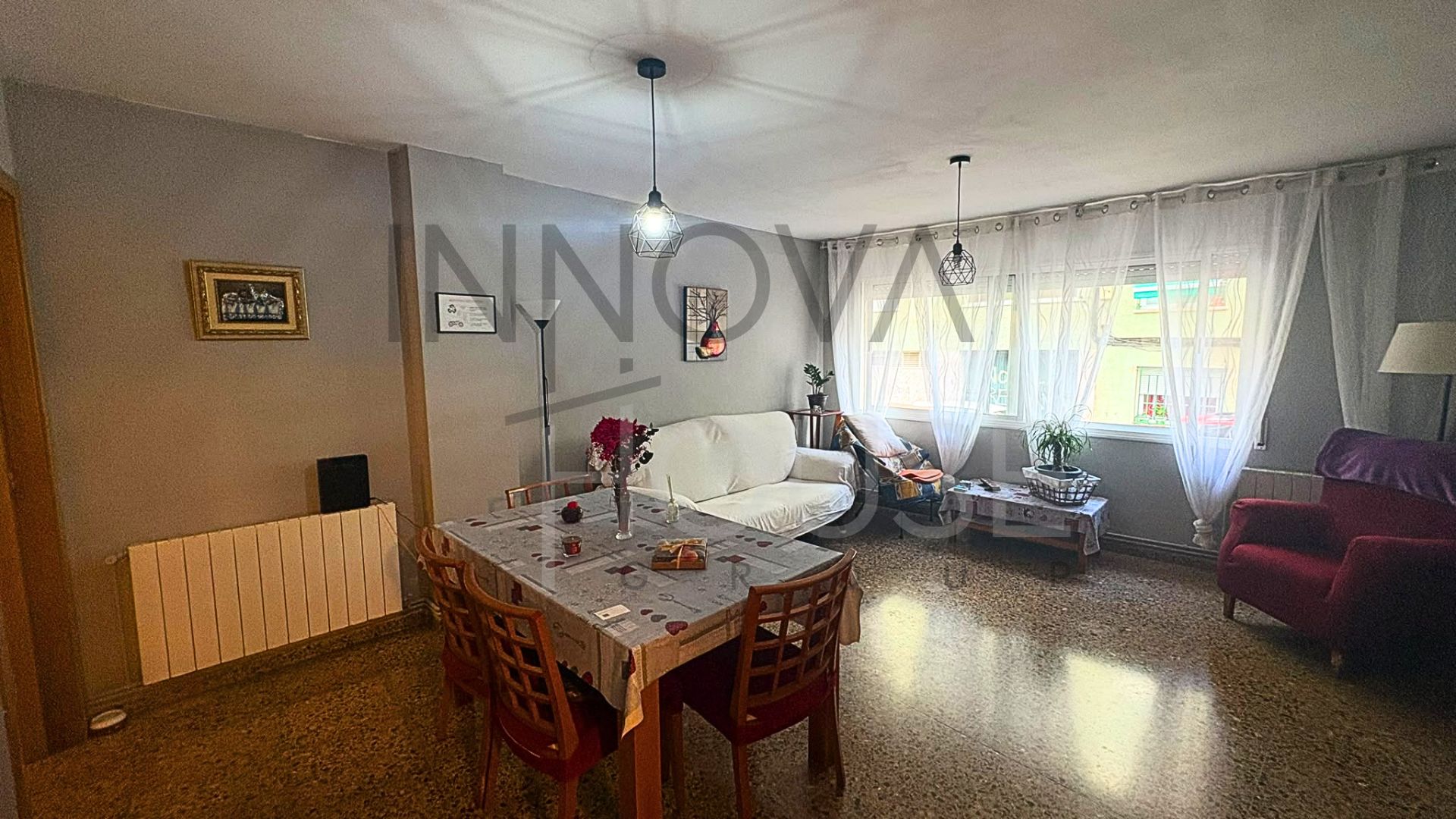 Piso exterior con patio privado en Esparreguera